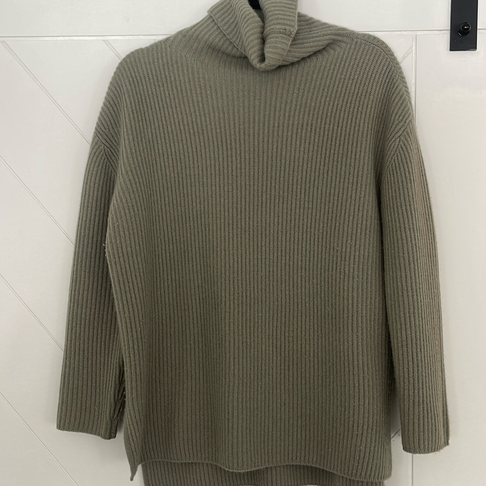 Nordstrom signature cashmere sweater